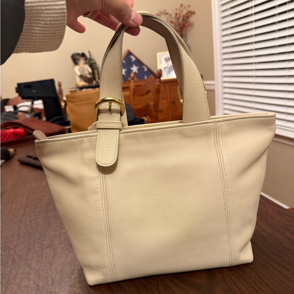 💙 SOLD ON DEPOP - Vintage Coach Waverly Bag